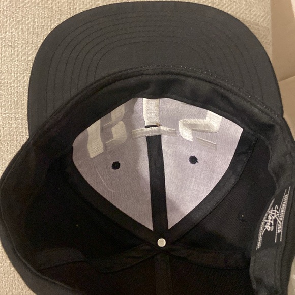 🔥EC🔥BTS Korean Pop Band SnapBack Embroidered Hat. - Picture 6 of 7